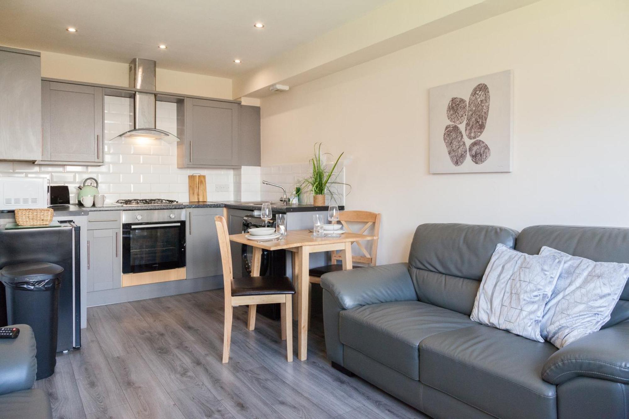 Pinfold Court Apartments Knowsley Exterior photo