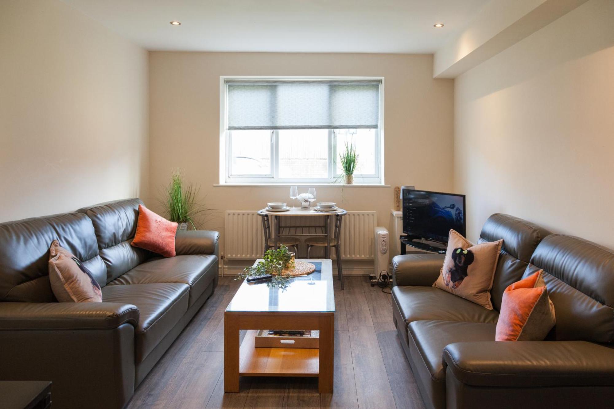 Pinfold Court Apartments Knowsley Exterior photo