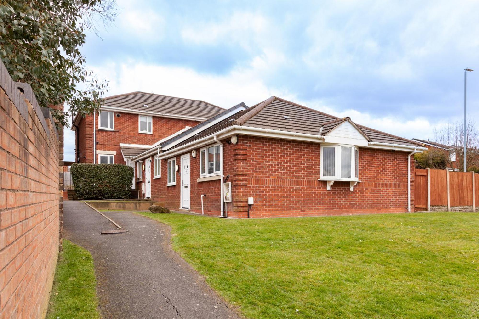 Pinfold Court Apartments Knowsley Exterior photo